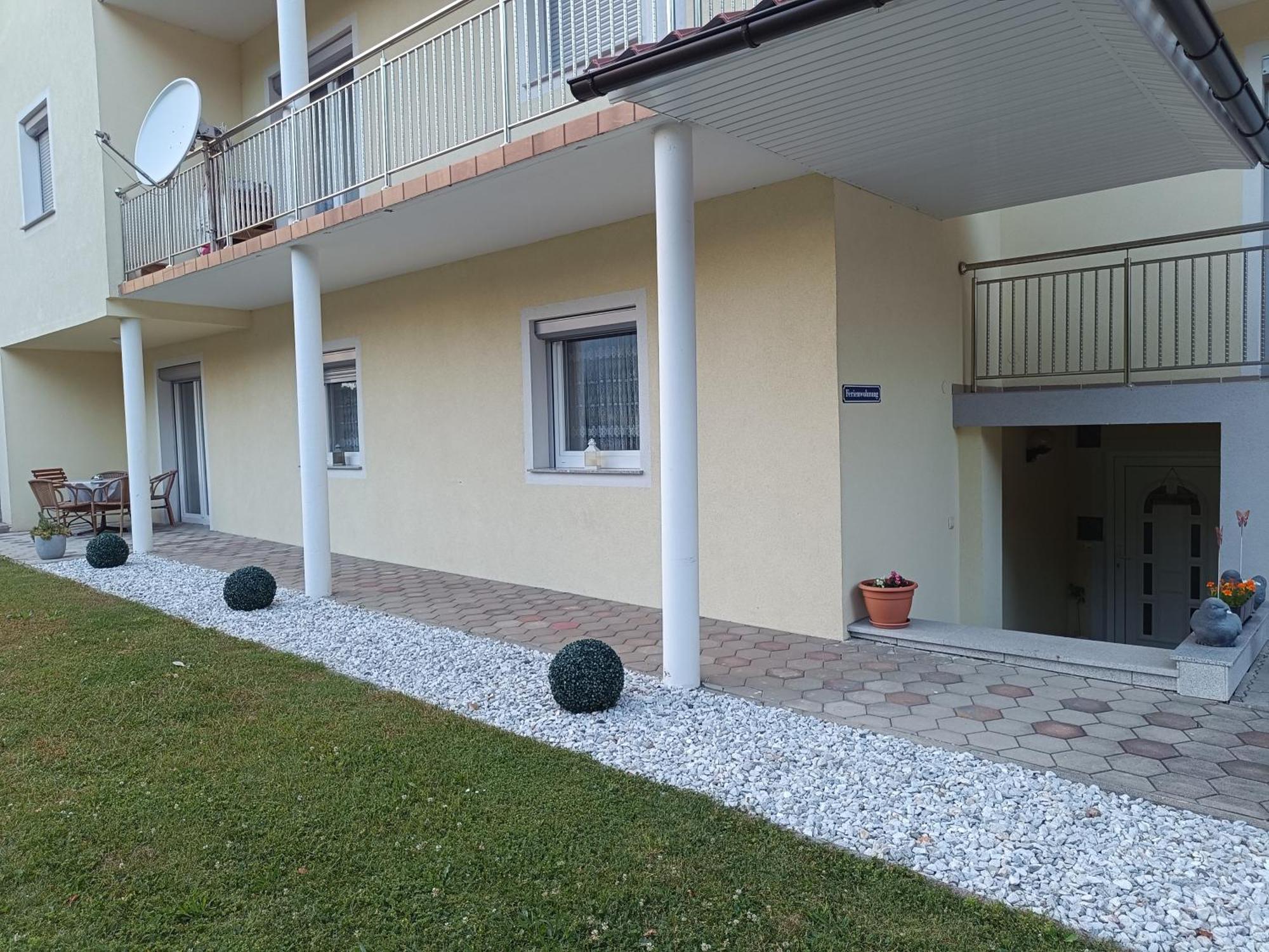 Ella Ferienwohnung Arnoldstein Exterior foto